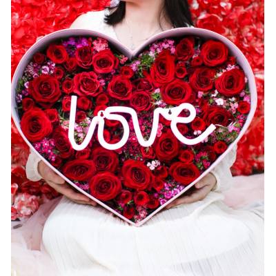 LUXURY GIANT LOVE BOX- 66 STALK RED ROSES